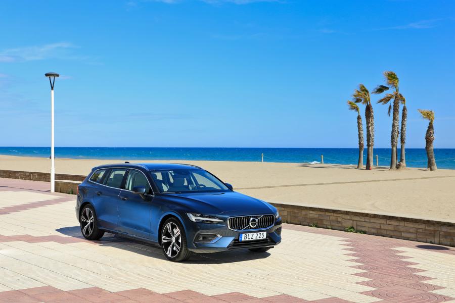  Volvo V60 D4 Inscription 2018 года  (WW) (фото 10 из 40)